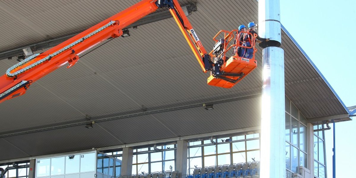 Flutlicht im Ernst-Abbe-Sportfeld_1