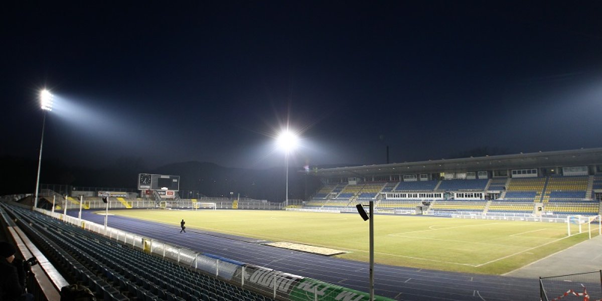 Flutlicht im Ernst-Abbe-Sportfeld_18