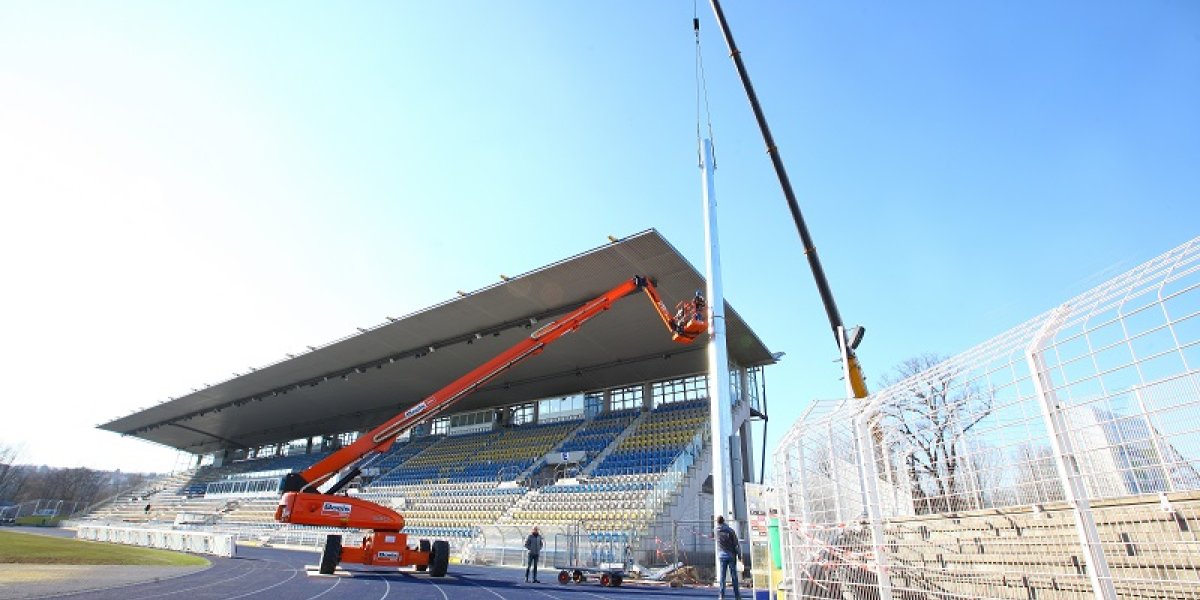 Flutlicht im Ernst-Abbe-Sportfeld_2